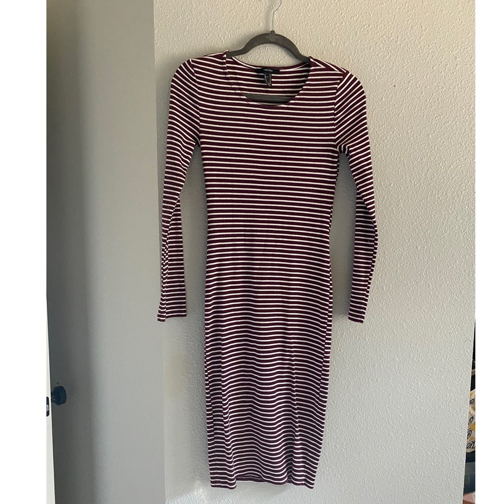 Forever 21 maroon and white bodycon dress